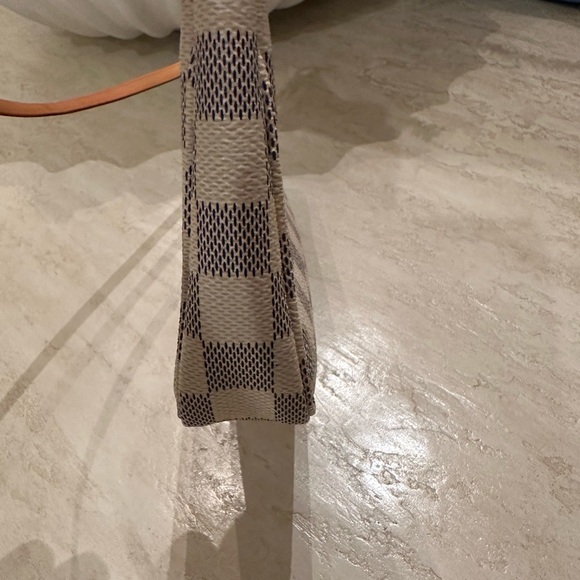 100% Authentic Louis Vuitton Pochette Accessoires NM Damier; Excellent condition - Picture 11 of 16